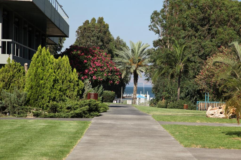 Nof Ginosar Kibbutz Hotel Exteriör bild
