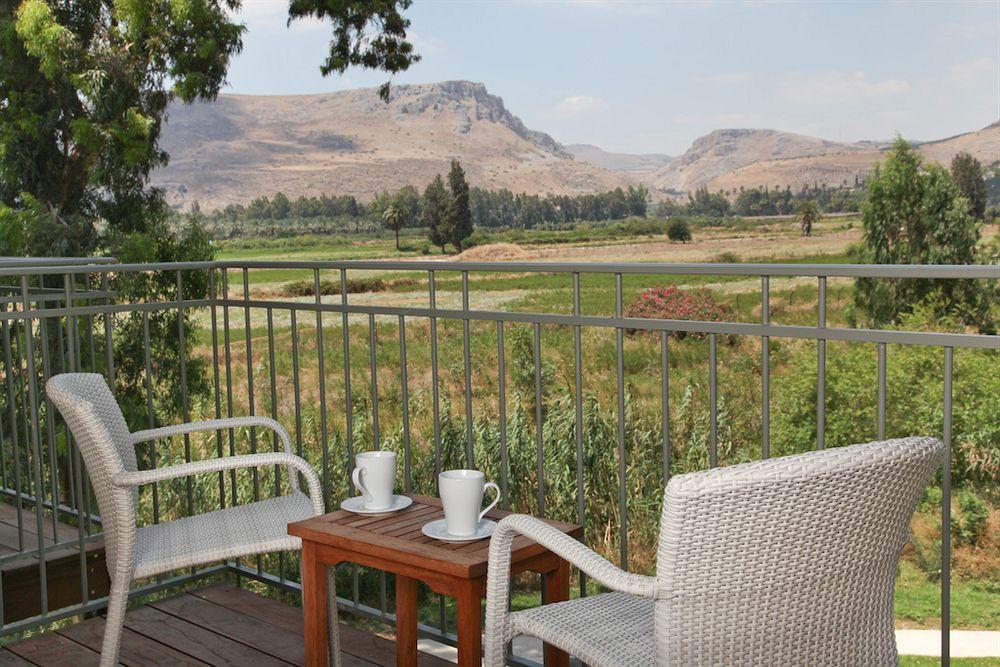 Nof Ginosar Kibbutz Hotel Exteriör bild