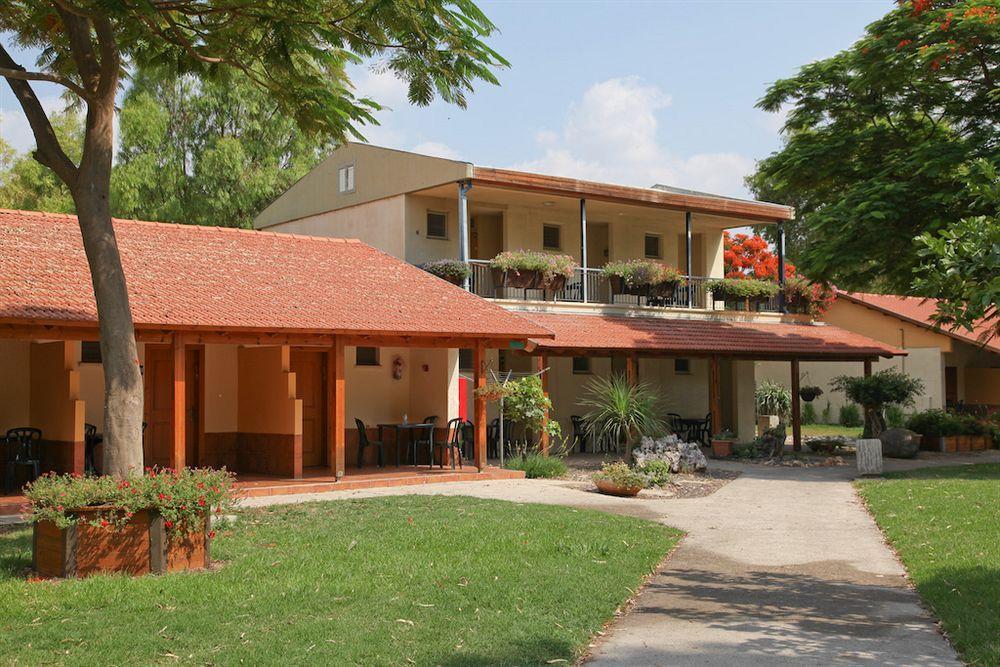 Nof Ginosar Kibbutz Hotel Exteriör bild