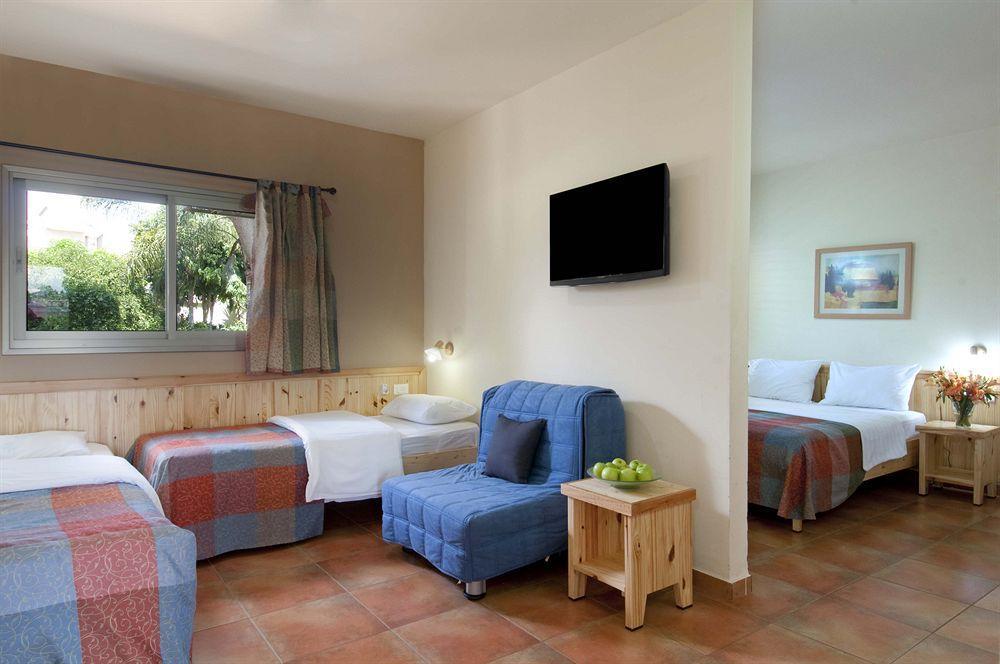 Nof Ginosar Kibbutz Hotel Exteriör bild
