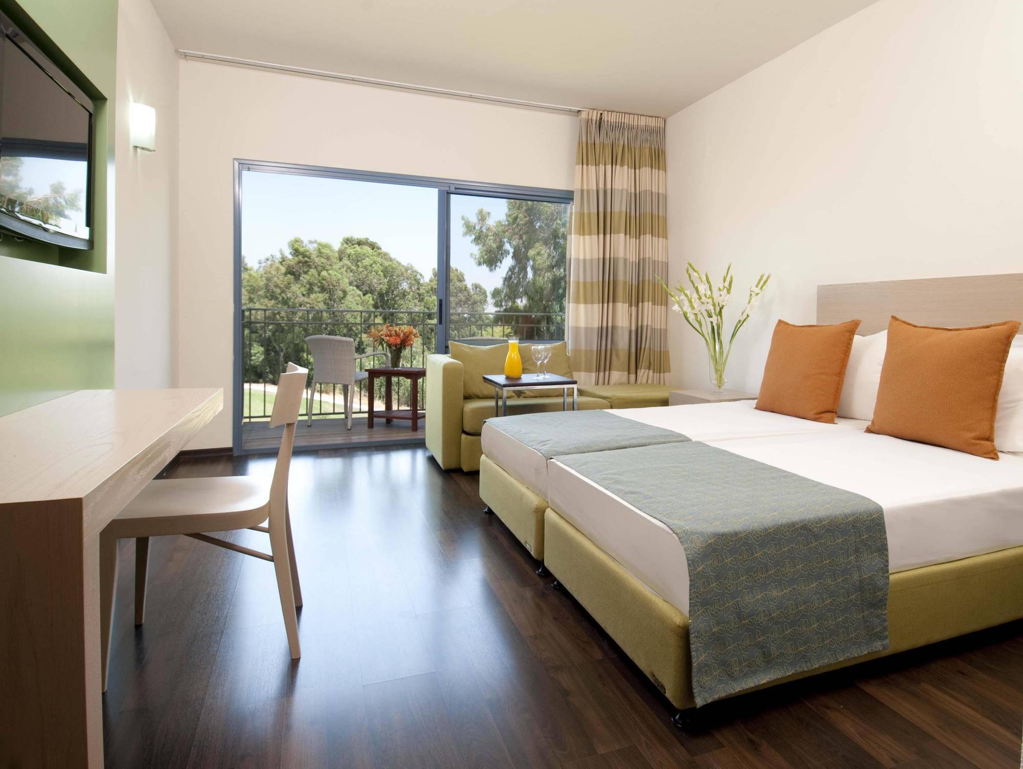 Nof Ginosar Kibbutz Hotel Exteriör bild