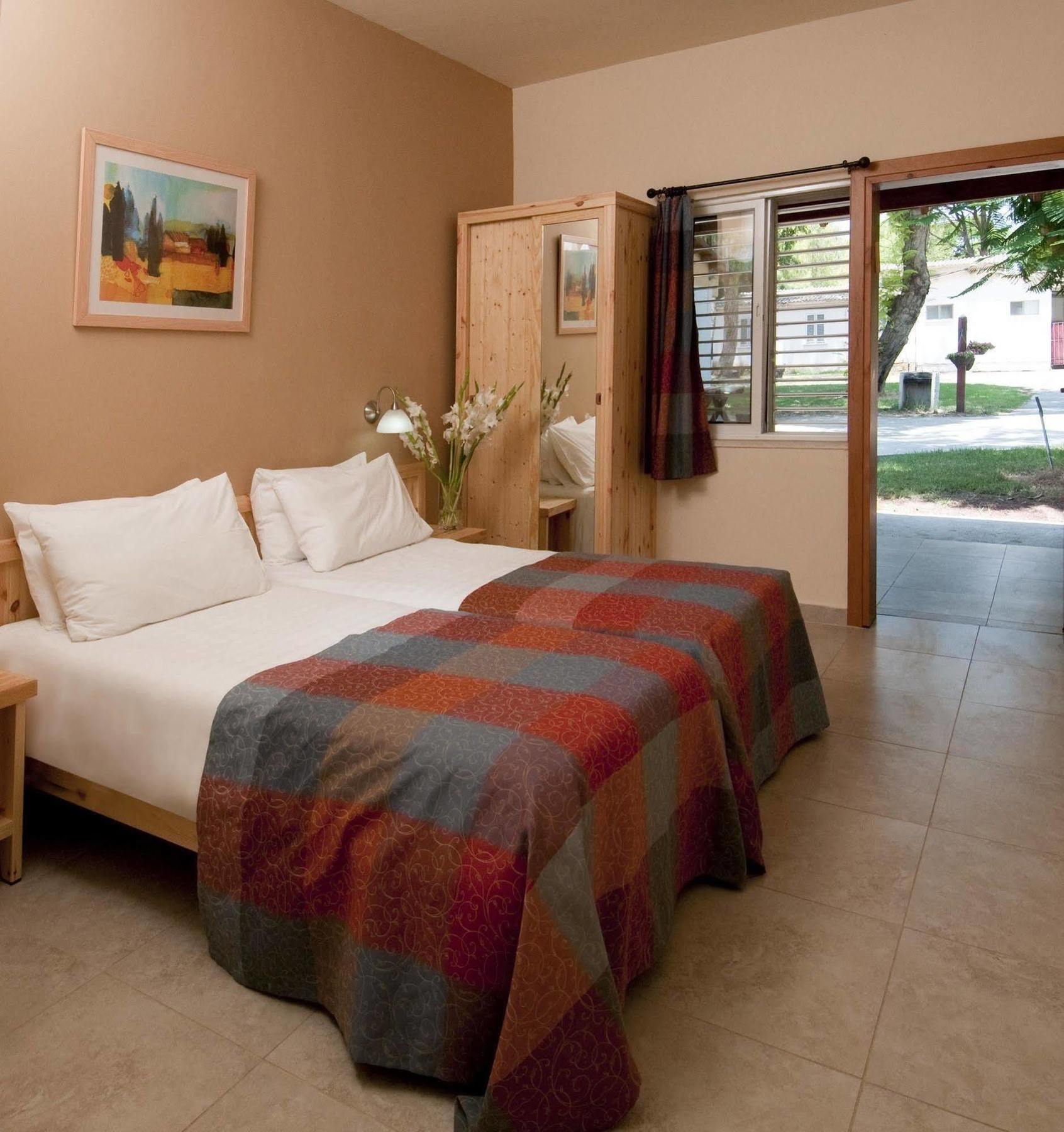 Nof Ginosar Kibbutz Hotel Exteriör bild