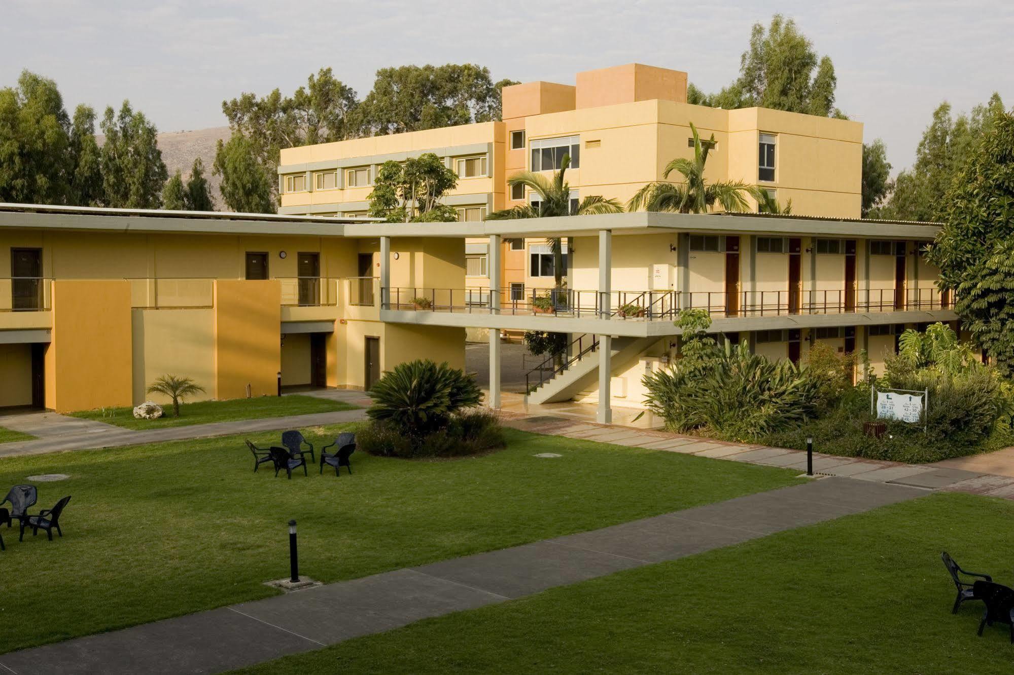Nof Ginosar Kibbutz Hotel Exteriör bild